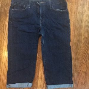 Levi’s capris women!